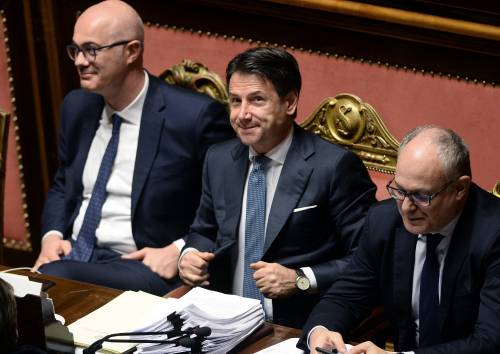 "Mi prestate i senatori?". La guerra tra grillini fa tremare il governo