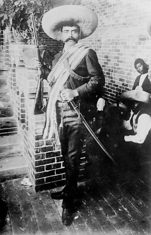 Messico, proteste per un quadro che raffigura "Emiliano Zapata nudo"
