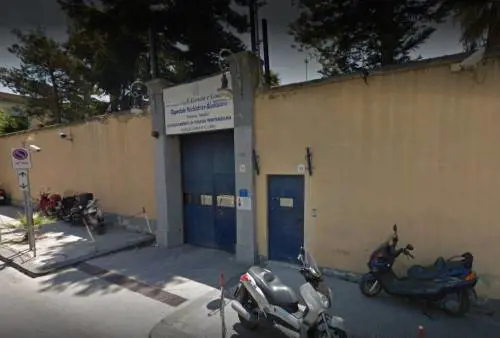 Detenuto straniero recidivo sfregia agente in volto, insorge il Sappe