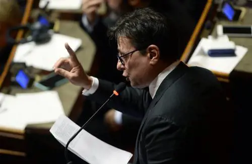 Caso Grassi, il suq imbarazza Giuseppi