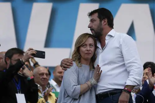 Sondaggi, centrodestra al 50%. La Meloni sorpassa il Capitano