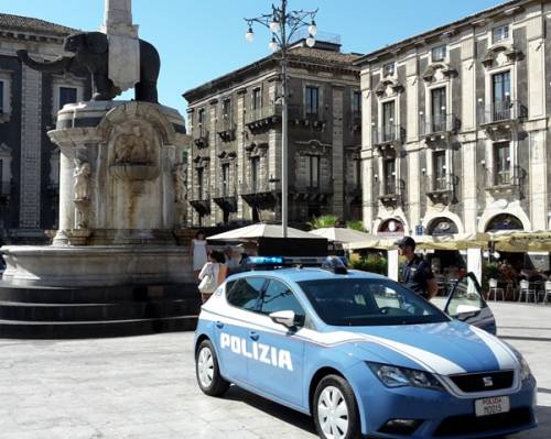 Pregiudicato picchia due poliziotti: un altro caso di aggressione a Catania