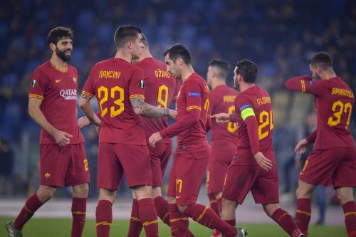 La Lazio perde e saluta l'Europa League. La Roma pareggia 2-2 e si qualifica