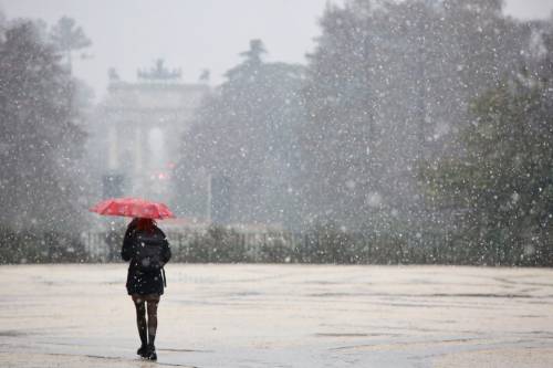 A Milano nevica, a Roma chiudono le scuole