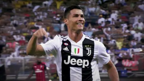 Buffon stimola Ronaldo: "Dia l'esempio e la Juve sarà più forte"