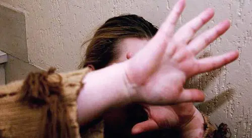 Catania, fratture e lesioni a madre e figlia: arrestato l'ex compagno 