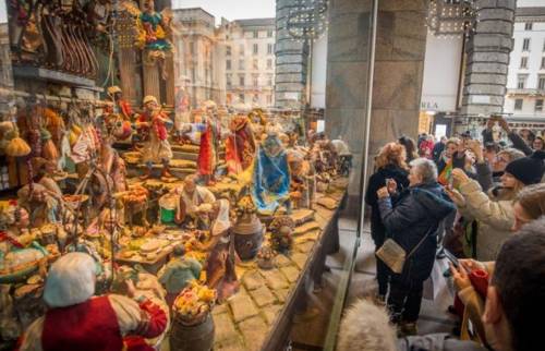 I presepi d'arte napoletani accendono le feste in città