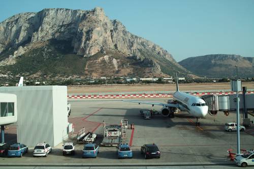 La fissazione per il Sud: in manovra uno sconto sugli aerei dalla Sicilia