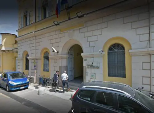 Maliano pesta agente e gli rompe il naso: patteggia e torna libero