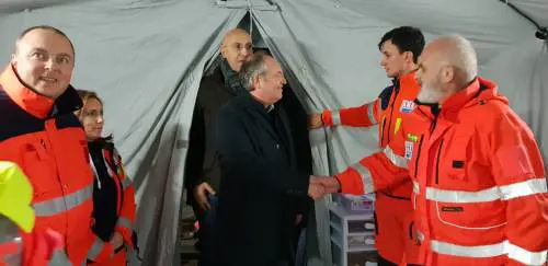 Brindisi, le immagini della città durante l'evacuazione