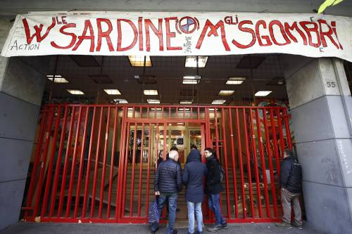 La nuova "casa" delle sardine? Il centro sociale degli abusivi