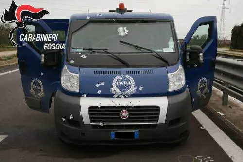 Portavalori assaltato sulla Statale 16bis: dna incastra uno dei rapinatori