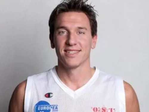 Tragedia nel basket: muore in campo Alessio Allegri