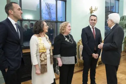 Viceministro a mani in tasca: rispetta l'Isis ma non il Colle