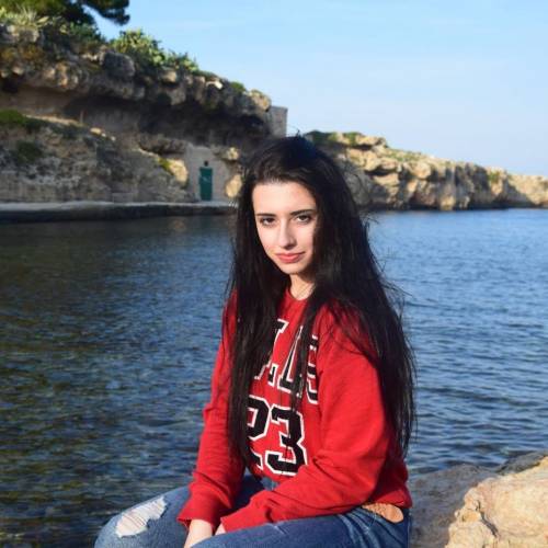Erika Labbe, "la gotica sweet" contro Salvini