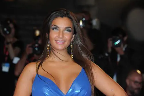 Elettra Lamborghini spiega l'abito che valorizza la sua "patana"