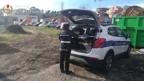 Sequestrata area di 2mila metri quadri: una discarica a cielo aperto