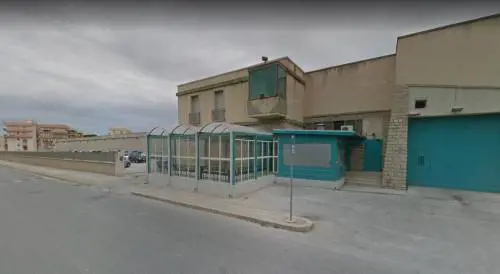 Trapani, detenuto nigeriano pesta 4 agenti e li manda in ospedale