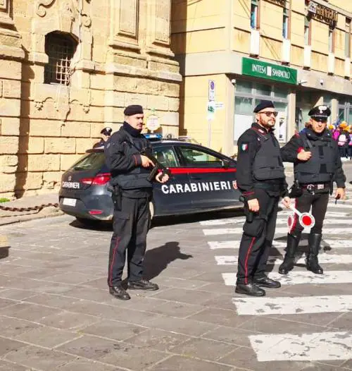 Potenza, truffe ai danni delle scuole: sedici indagati