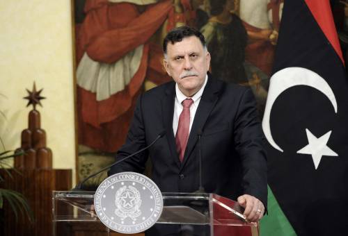 Libia, Conte ora corre ai ripari: "Domani Sarraj arriverà in Italia"