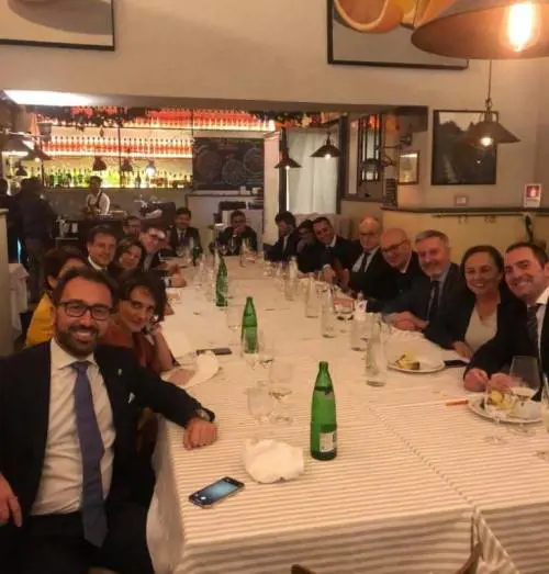 Alla cena natalizia dei ministri manca Fioramonti, che valuta le dimissioni