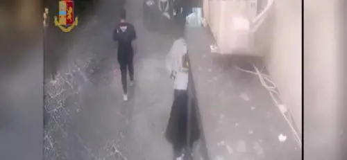 Anziana scippata nei Quartieri Spagnoli: preso il ladro grazie alla videosorveglianza