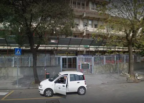 L'aggressione choc dell'ucraino: così rompe il dito all'infermiere