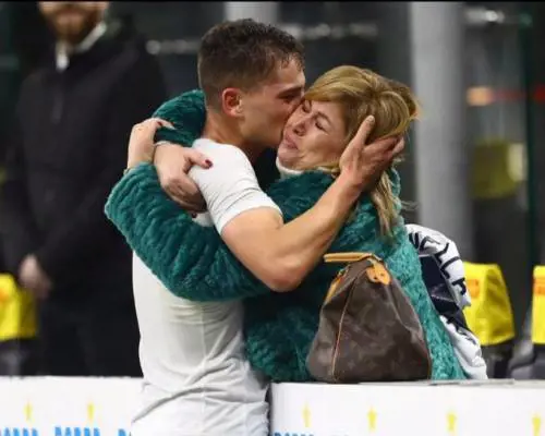 Serie A, Esposito e gli altri abbracci famosi del nostro campionato