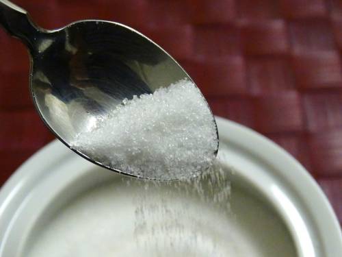 “Solo speculazioni". Aspartame, il dolcificante a rischio cancro? Cosa dice la scienza
