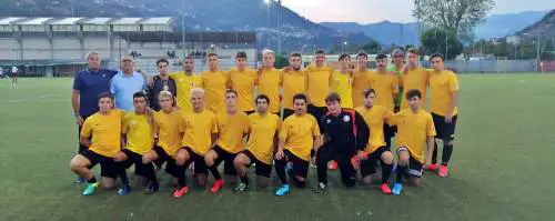 "Terroni di m... negri". Cori razzisti contro i calciatori avversari