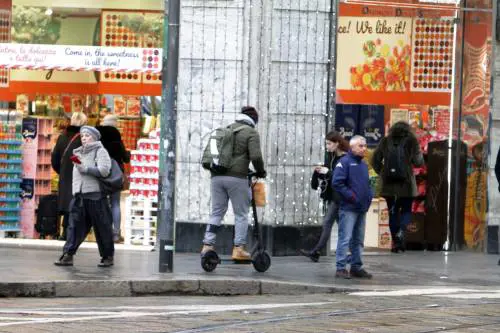 Ancora incidenti in monopattino: ora rischiano anche le società sharing