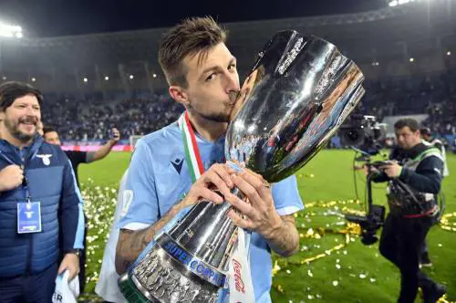 Acerbi e la sua visita ai bambini malati di cancro a Riad prima di Juventus-Lazio