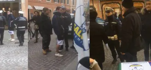 La violenza dei centri sociali contro gli attivisti della Lega