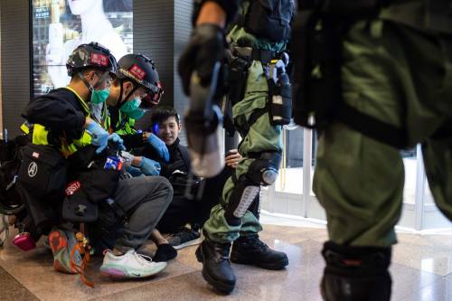 Hong Kong, nuovi scontri durante la vigilia di Natale