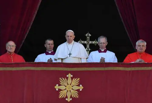 Il messaggio del Papa: "Migranti vittime di ingiustizia. I mari diventano i loro cimiteri"