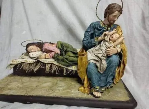 Il presepe "moderno" del Papa
