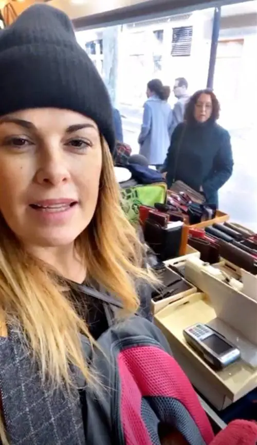 Il Natale di Vanessa Incontrada è in una bancarella del mercato