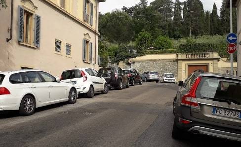 Firenze, è mistero sulla coppia di anziani trovata morta in casa 