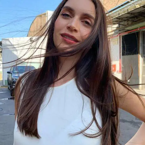 Zaira Nara bellezza acqua e sapone