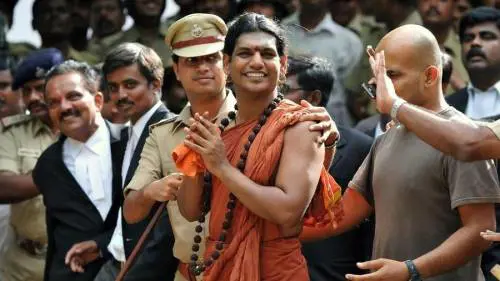 Guru indiano (da anni latitante) cerca un’isola disabitata