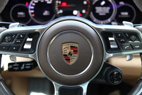 "Richiamate 40mila auto". Cosa sta succedendo a Porsche