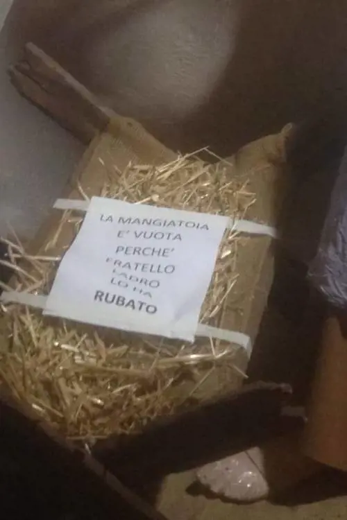Rubata la statua di Gesù bambino in chiesa: sgomento tra i fedeli di Torre del Greco