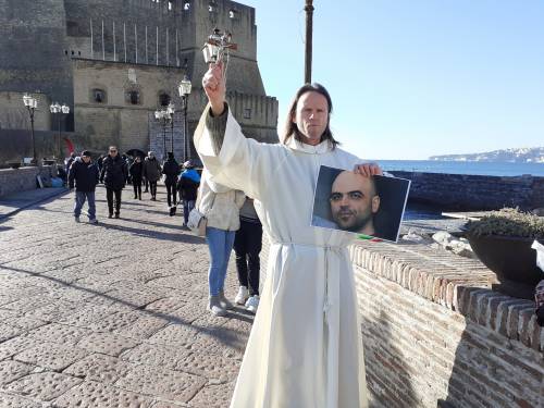 Napoli, offesa contro Sacra Famiglia: in strada esorcismo per Saviano