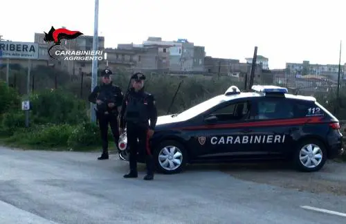 "Ora datemi l'elemosina" E il tunisino clandestino semina panico nel supermercato