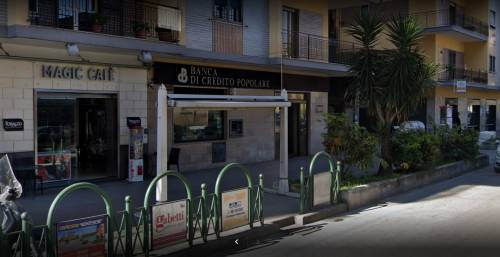 Il primo furto del 2020: così i ladri fanno saltare un bancomat a Napoli