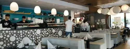 Brescia, mangia sushi e si sente male: paura per una 21enne