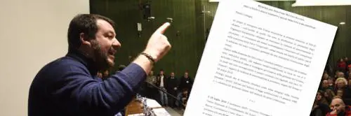 Così Salvini inchioda Conte: "Scelta collegiale, lo provano sette mail"