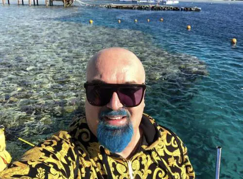 Insulti e minacce omofobe a Giovanni Ciacci, il conduttore: “Sono stufo”