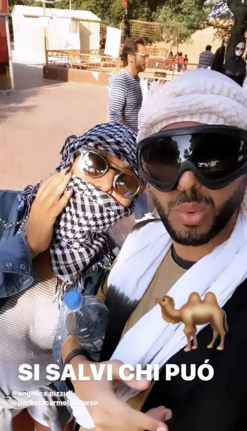 Jonathan Kashanian e Barbara d'Urso bloccati di notte nel deserto