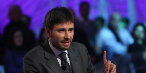 Dibba passa agli insulti: "Ministri di Forza Italia? È immorale" 